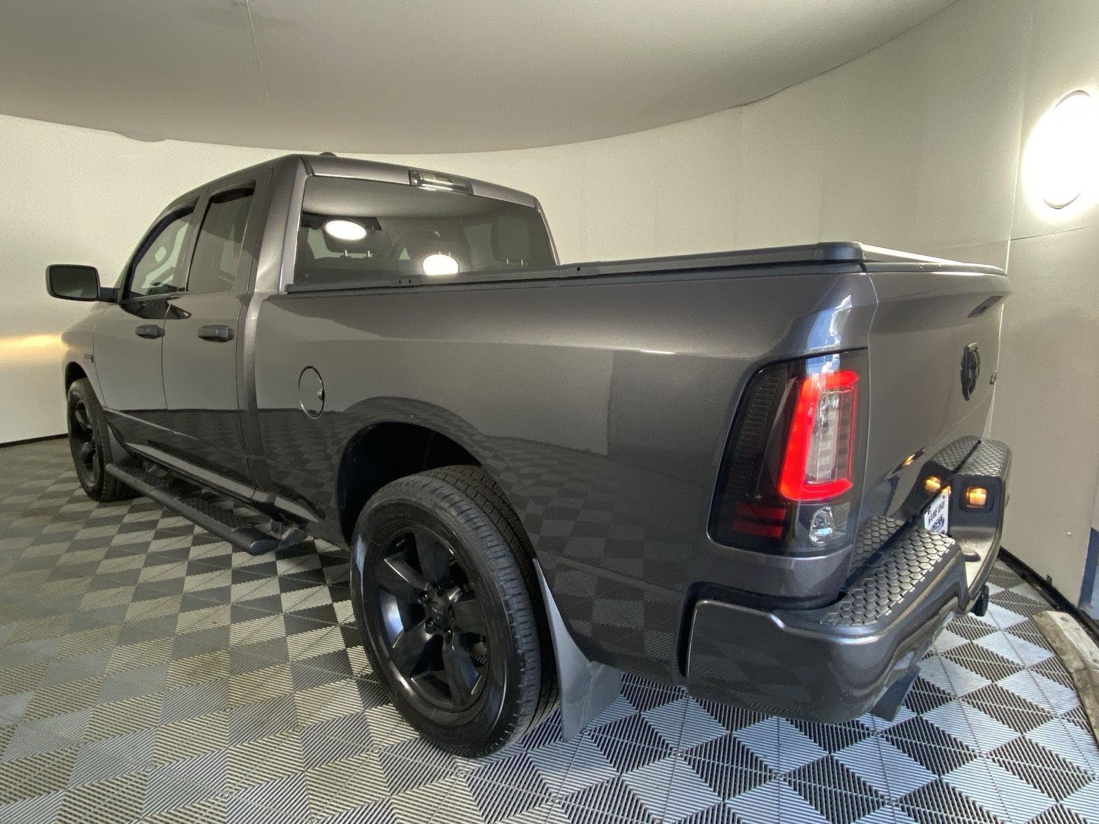 Used 2019 Granite Crystal Metallic Clearcoat Ram Express image 12