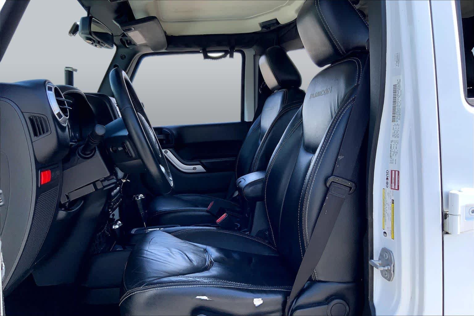 Used 2014 Bright White Clearcoat Jeep Rubicon X image 8