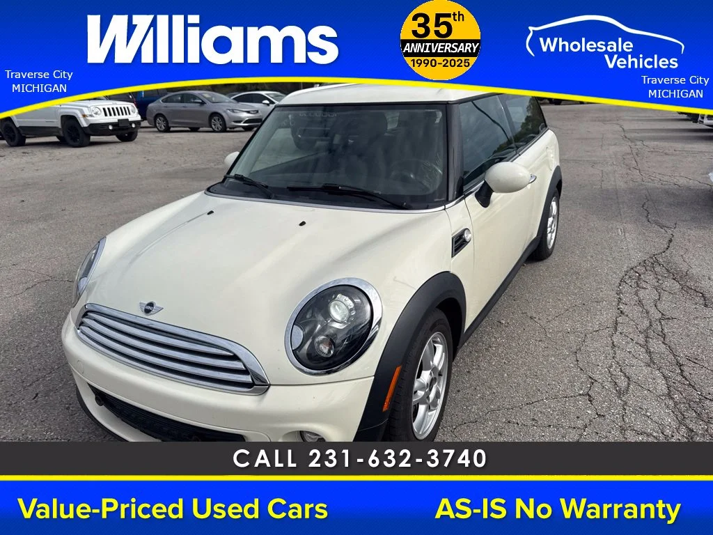 Used 2013 Pepper White MINI Clubman image 4