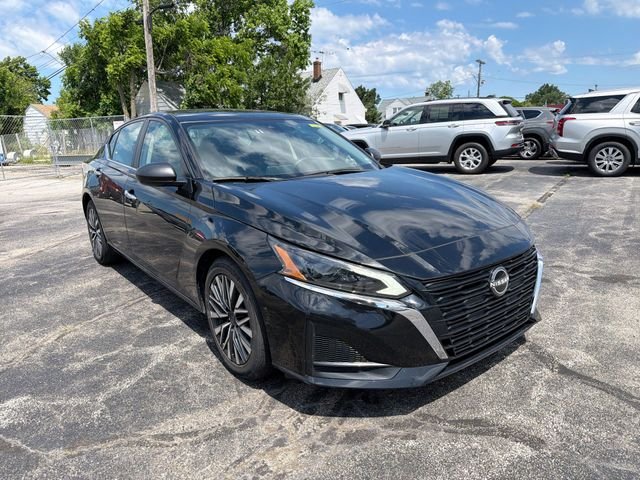 2024 Nissan Altima SV - Photo 11