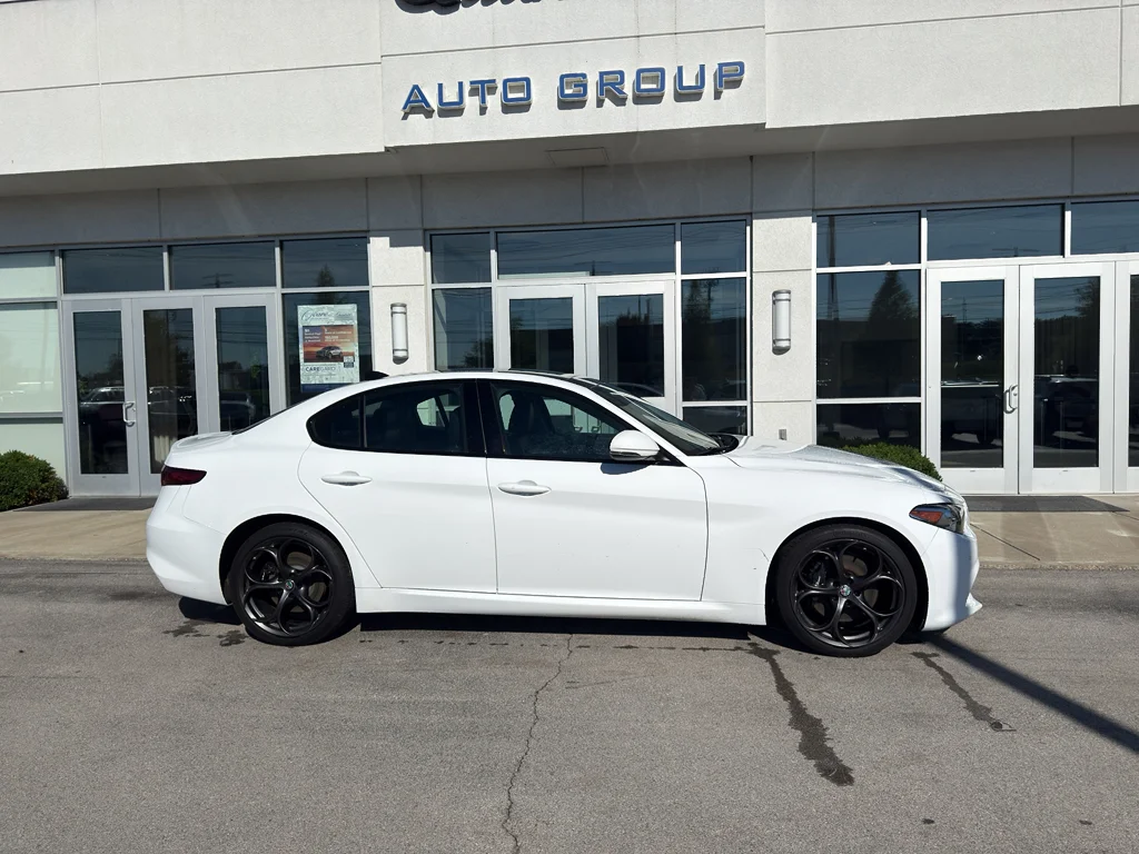 Used 2018 Alfa White Alfa Romeo Ti Sport image 2