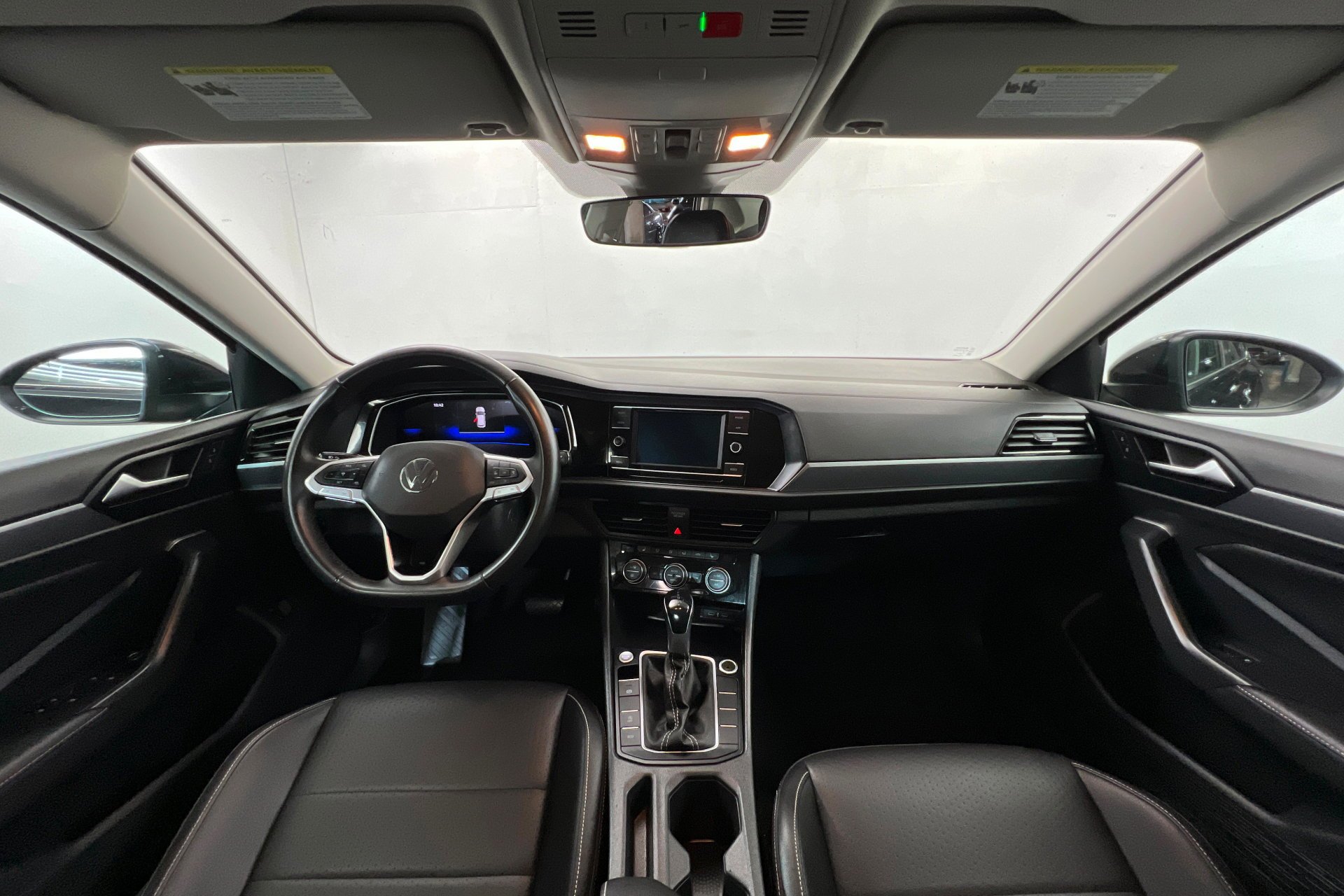 2024 Volkswagen Jetta SE - Photo 10