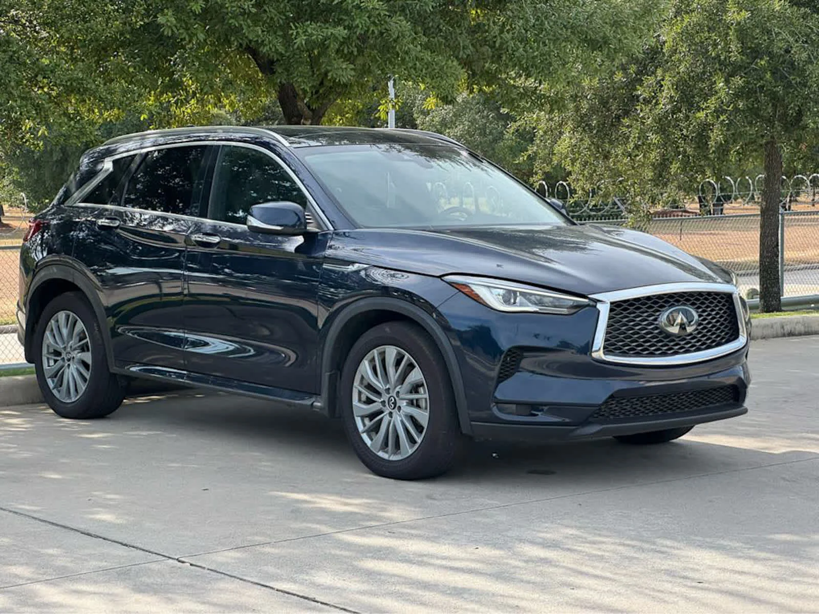 Certified Used 2025 Hermosa Blue INFINITI LUXE image 4