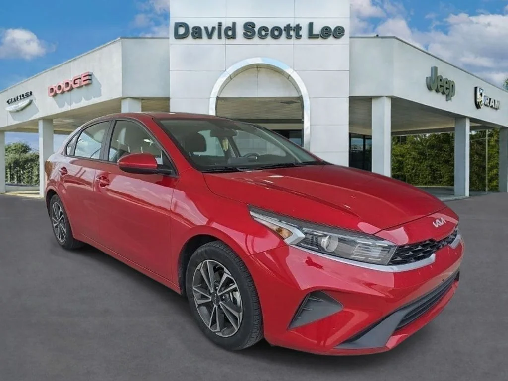 Used 2023 Red Kia LXS image 6