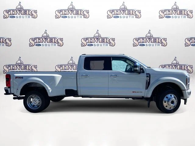New 2026 White Ford Platinum image 2