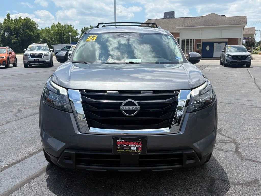 Used 2024 Gun Metallic Nissan SV image 9