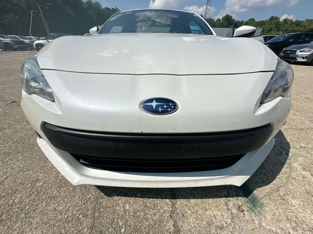Used 2016 White Subaru Limited image 30