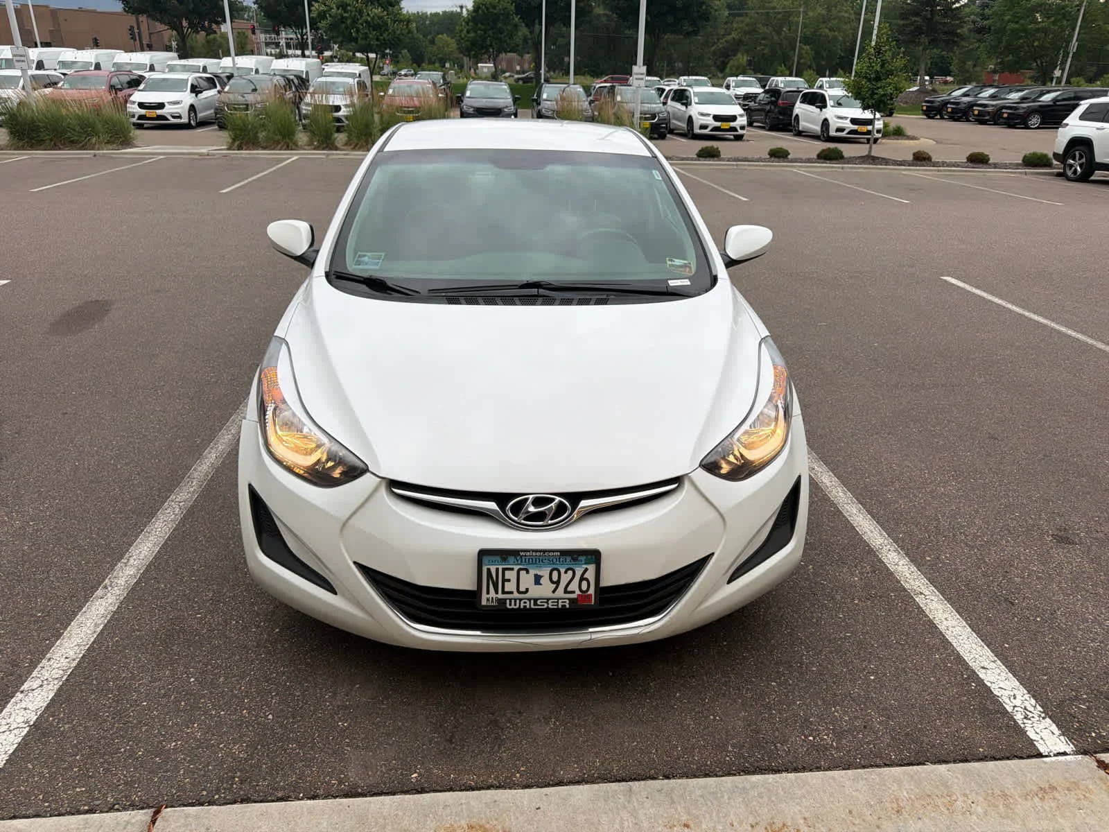 Used 2015 Quartz White Pearl Hyundai SE image 3