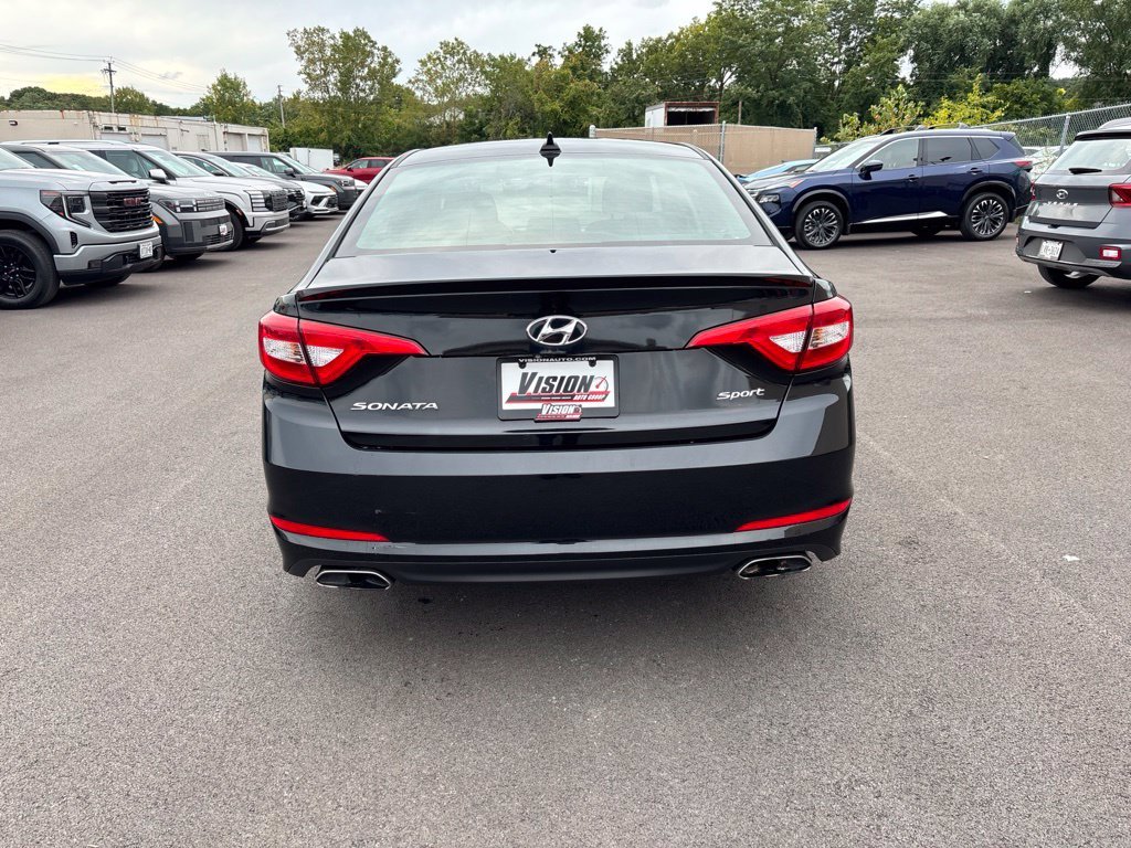 Used 2017 Black Hyundai Sport image 4