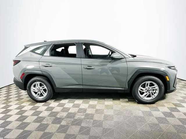 New 2026 Hyundai TUCSON SE