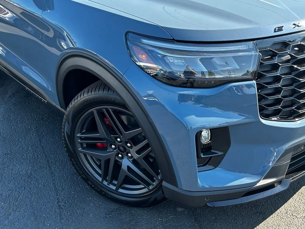 New 2026 Vapor Blue Metallic Ford ST image 4