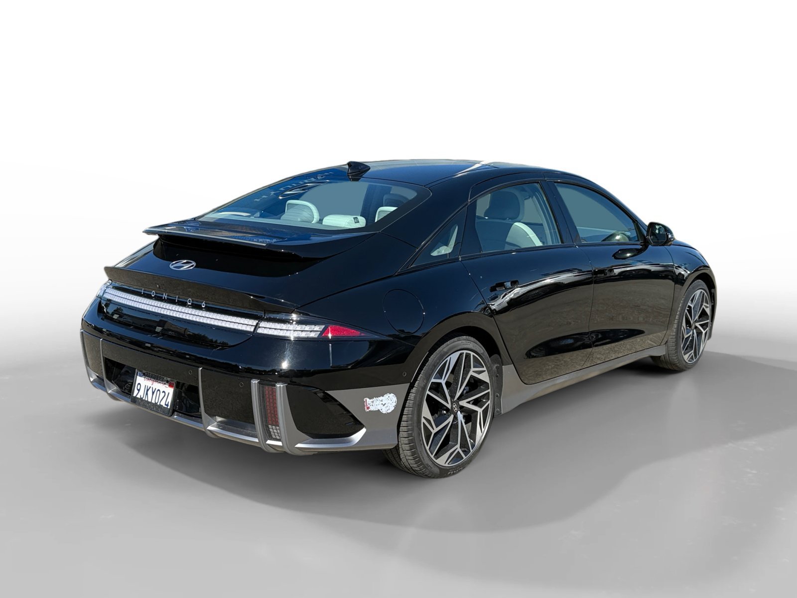 Used 2023 Onyx Black Hyundai Limited image 5