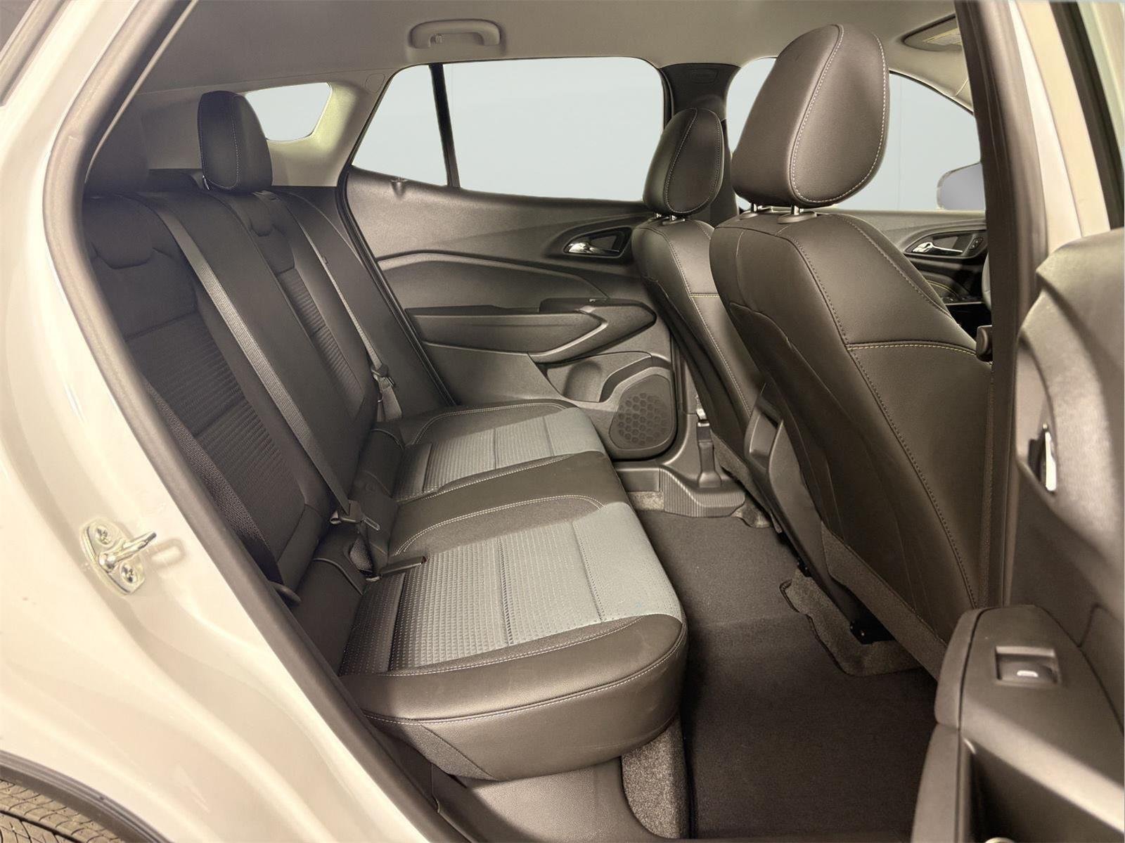 2026 Chevrolet Trax LT - Photo 18