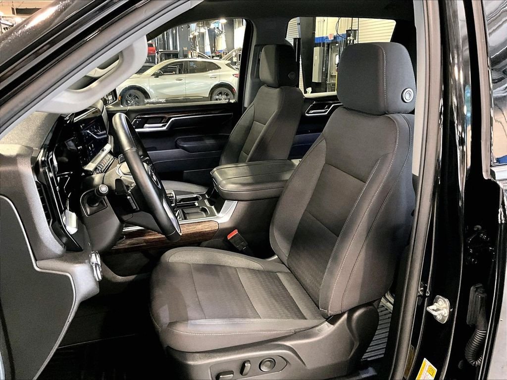 Used 2025 Black GMC Elevation image 10