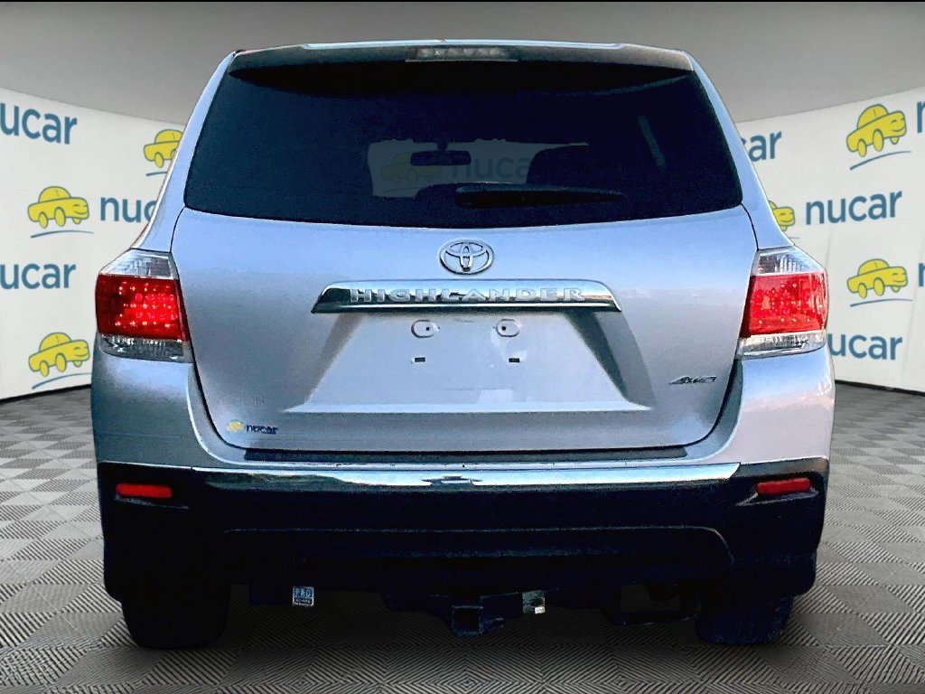 Used 2013 Silver Toyota Base image 5
