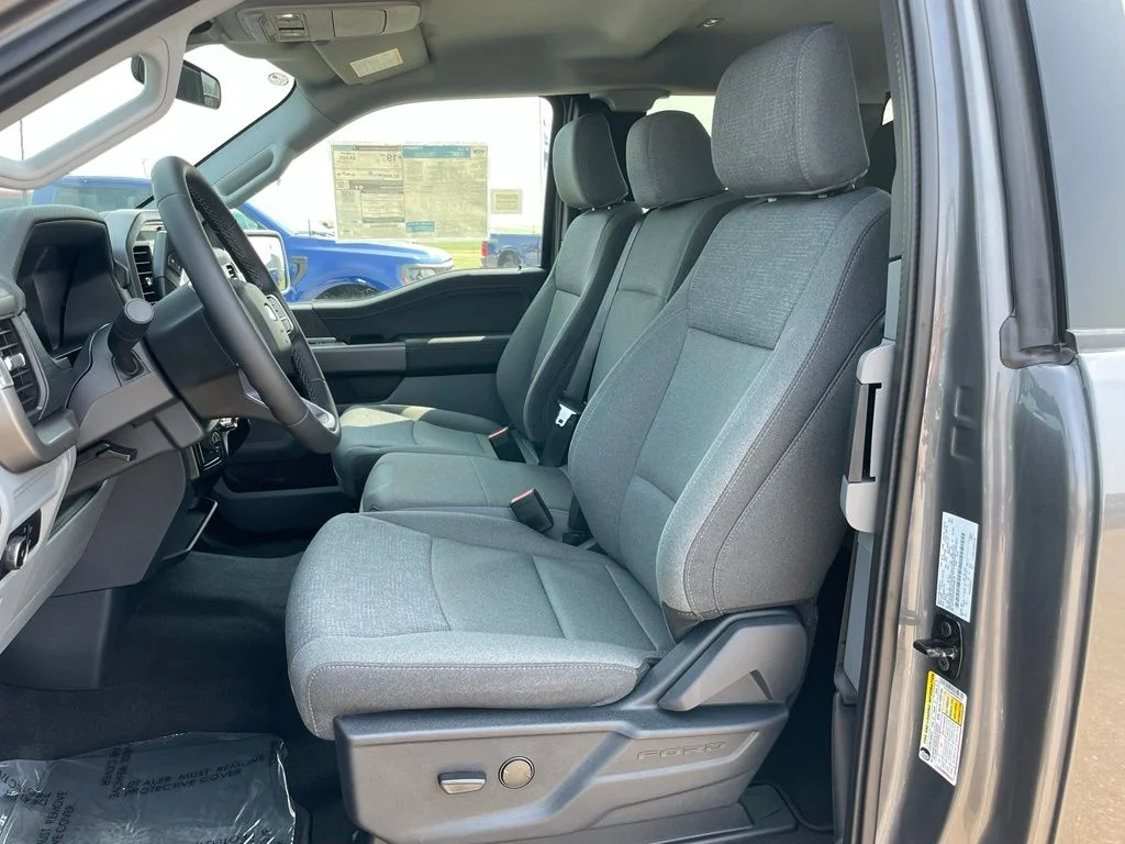 New 2026 Carbonized Gray Metallic Ford XLT image 8