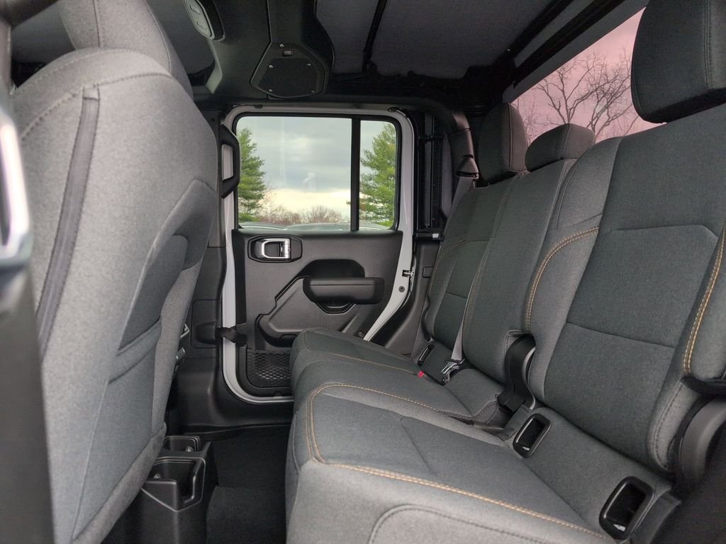 New 2026 Bright White Clear-Coat Exterior Paint Jeep Sport S image 19