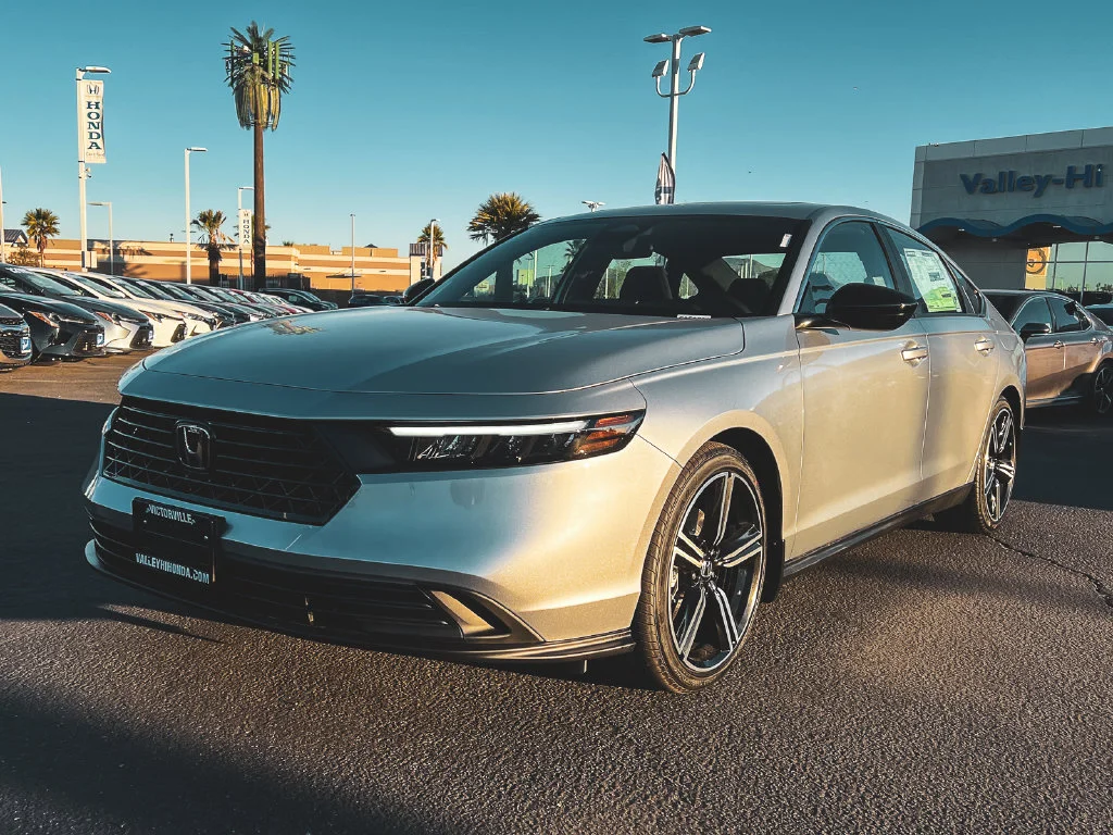 New 2026 Solar Silver Metallic Honda Sport image 2