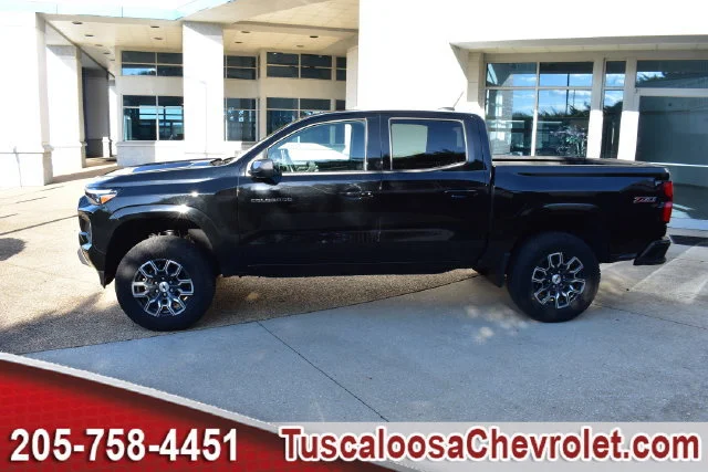 Used 2025 Black Chevrolet Z71 image 7