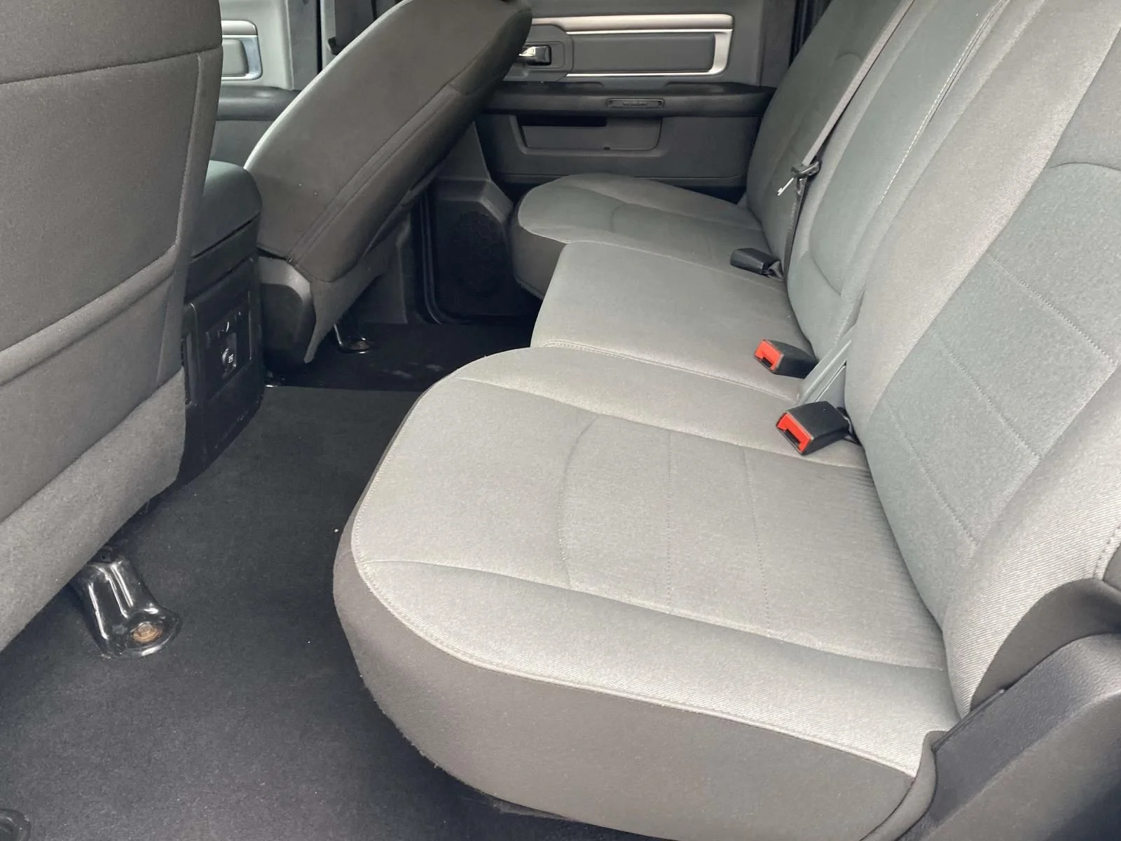 Used 2023 White Ram SLT image 11
