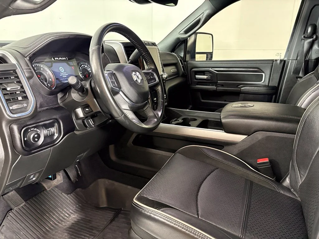 Used 2024 Silver Ram Laramie image 21