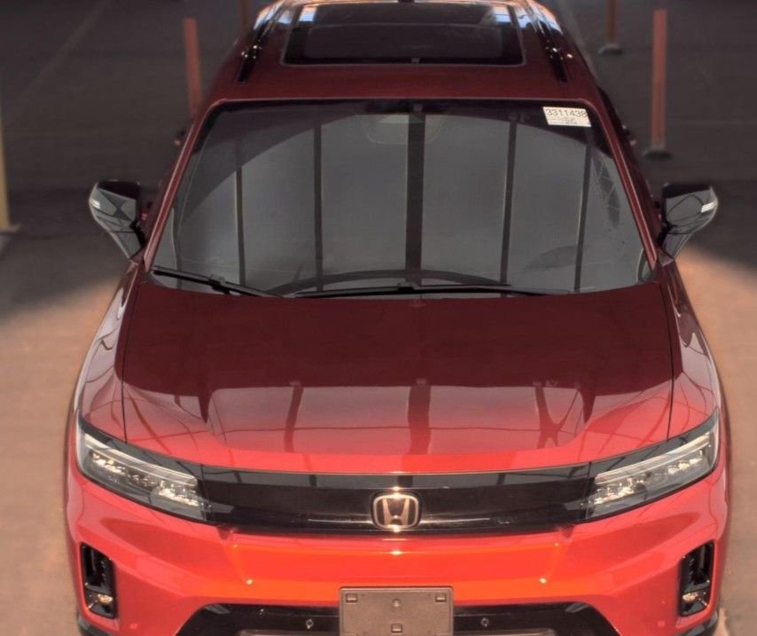 Used 2025 Red Honda Touring image 2
