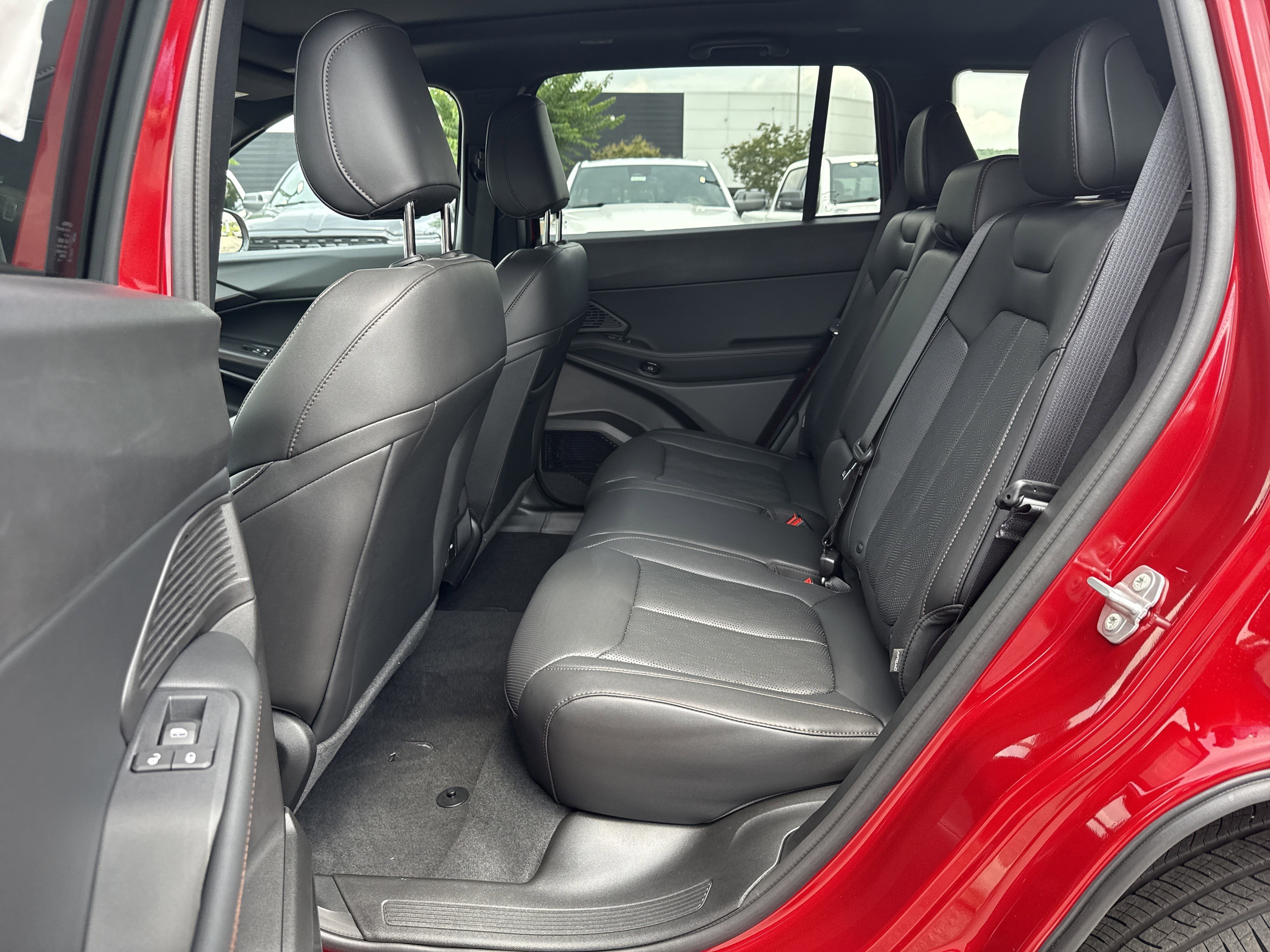 New 2026 Red Hot Pearl-Coat Exterior Paint Jeep Overland image 21
