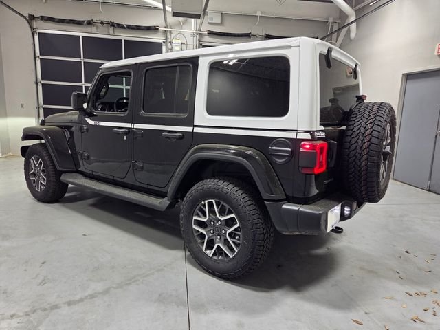 New 2026 Black Clear-Coat Exterior Paint Jeep Sahara image 9