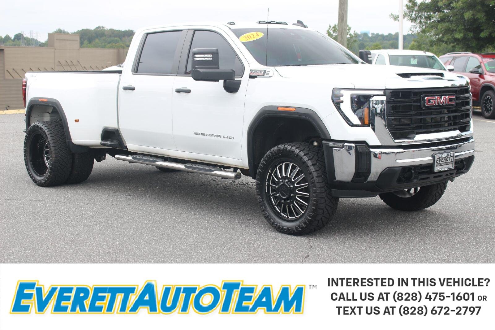 Summit White 2024 GMC Sierra 3500HD Pickup Truck Four-Wheel Drive 