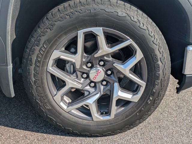 Used 2025 White GMC SLT image 11