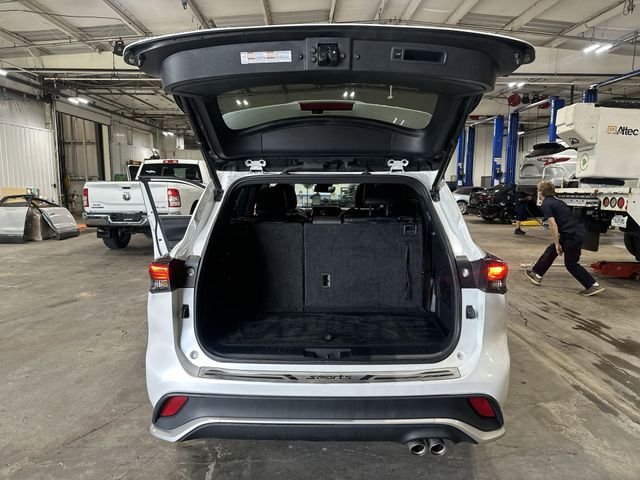 Certified Used 2023 Pearl Toyota XSE image 25