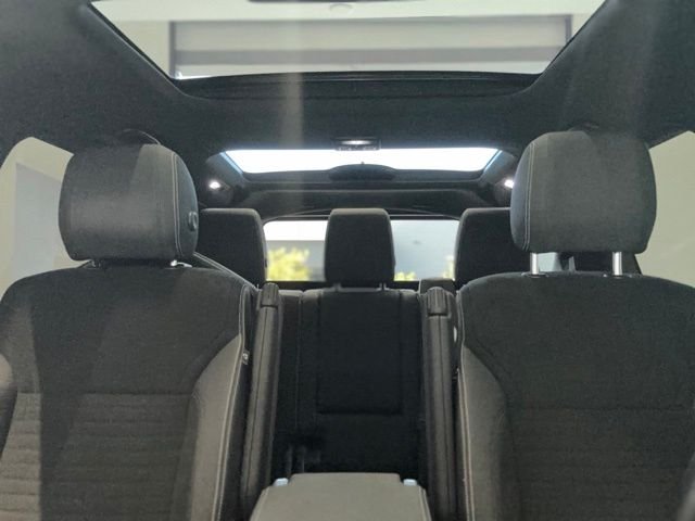 Certified Used 2023 Black Land Rover S R-Dynamic image 11
