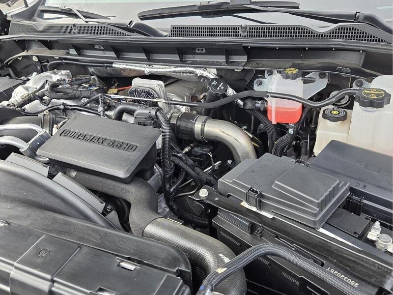 Used 2025 Sterling Metallic GMC 4WD CREW CAB 159" DENALI image 22