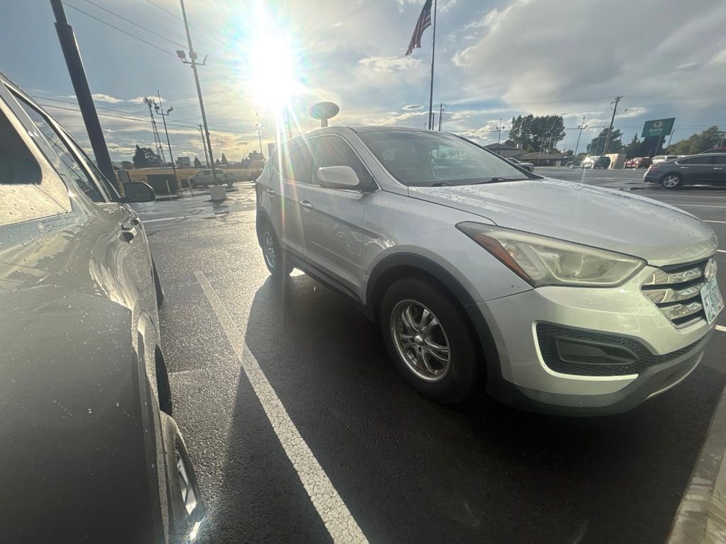 Used 2014 Silver Hyundai Base image 2