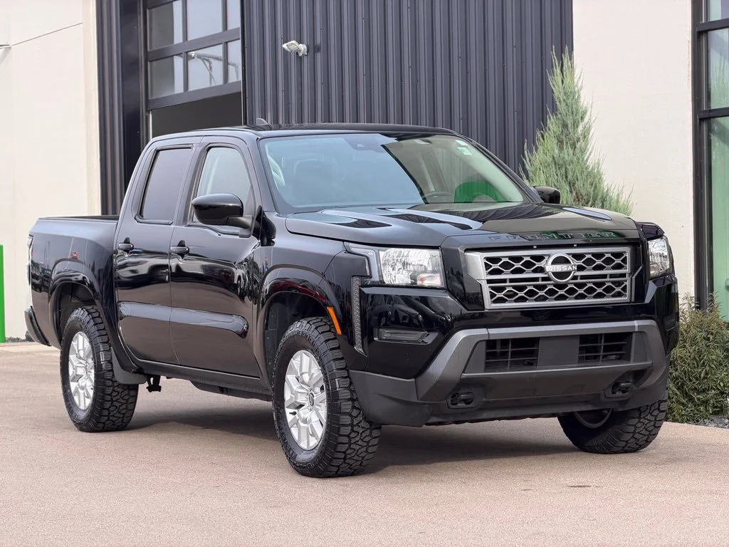 Used 2023 Black Nissan SV image 4