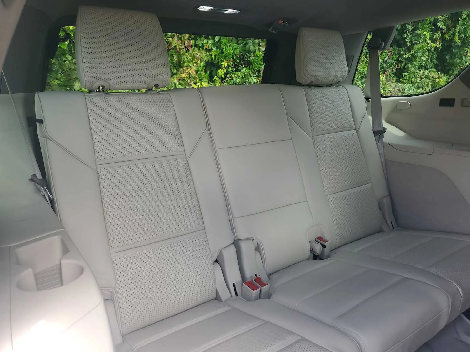 Used 2025 Crystal White Tricoat Cadillac Sport Platinum image 18