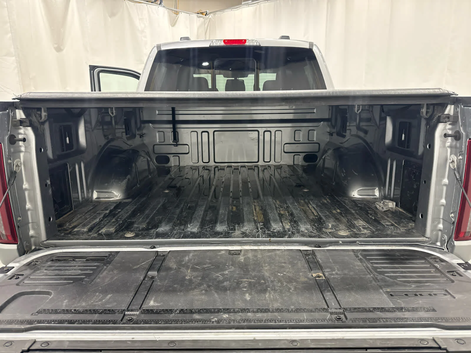 Used 2024 Silver Ford XLT image 14