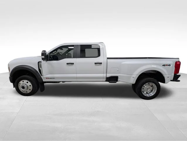 New 2026 Oxford White Ford F-450® XL image 32