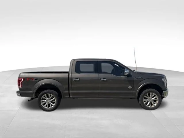 Used 2015  Ford King Ranch image 2
