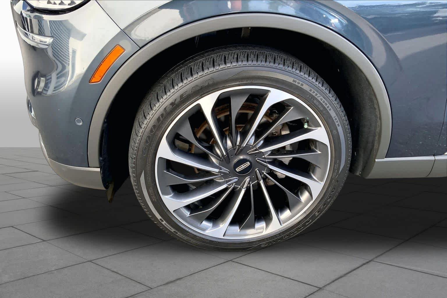 Used 2022 Flight Blue Lincoln Reserve image 10
