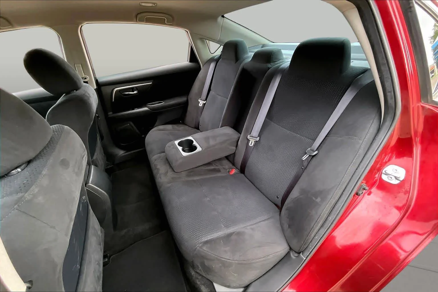 Used 2015 Cayenne Red Nissan 2.5 SV image 21