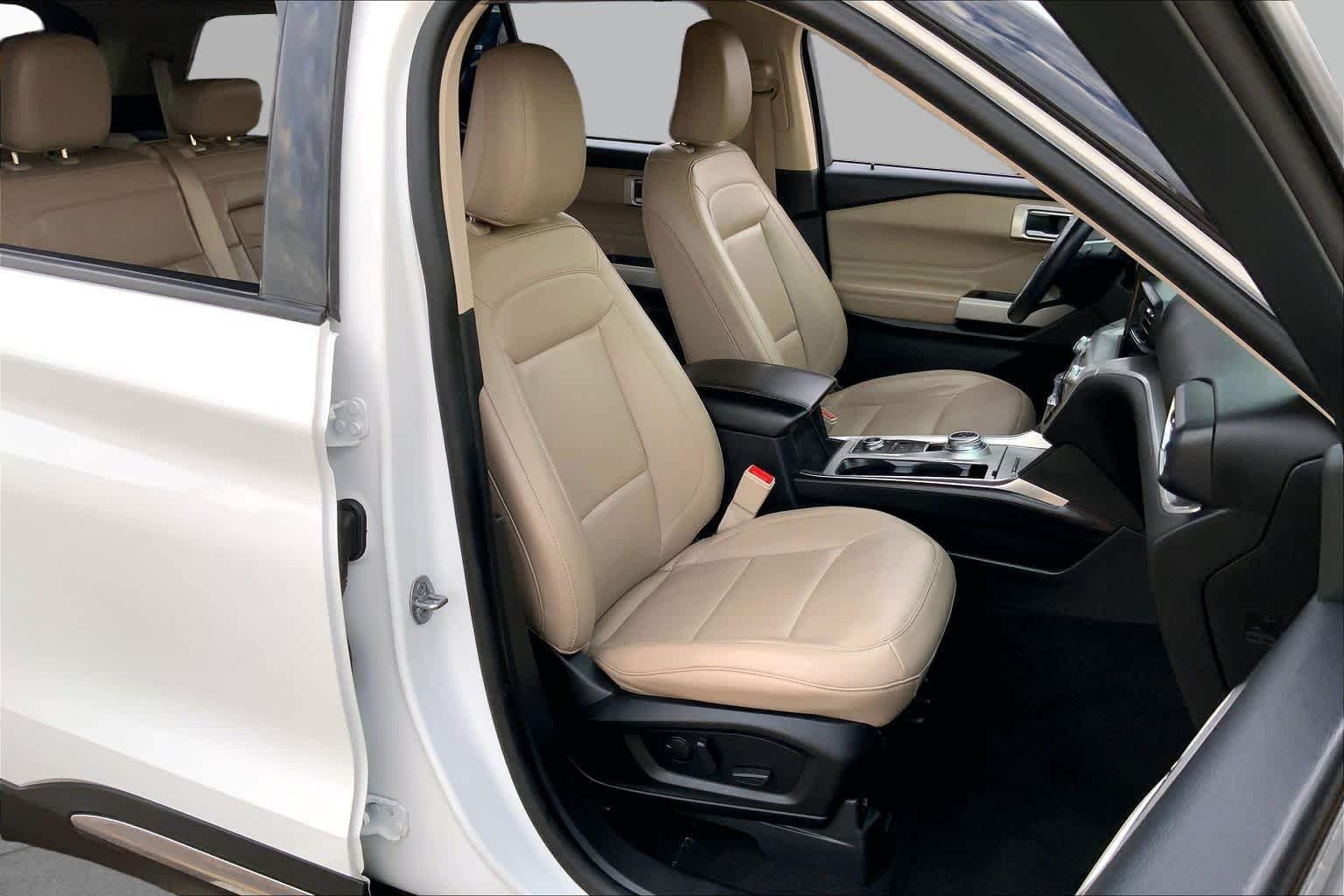 Certified Used 2024 Oxford White Ford XLT image 8