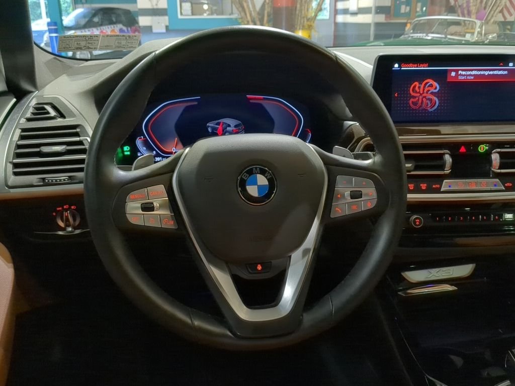 Certified Used 2024 Gray BMW xDrive30i image 2