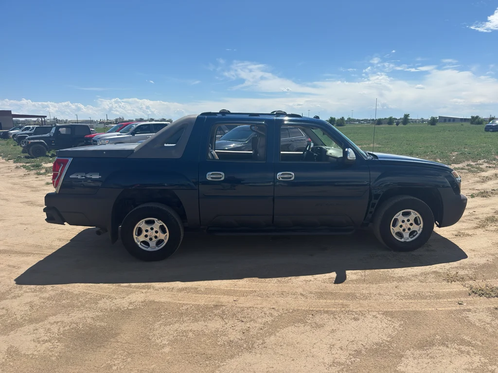 Used 2004 Bk Chevrolet Base image 4