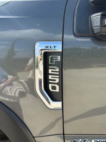 Used 2019 Gray Ford XLT image 12