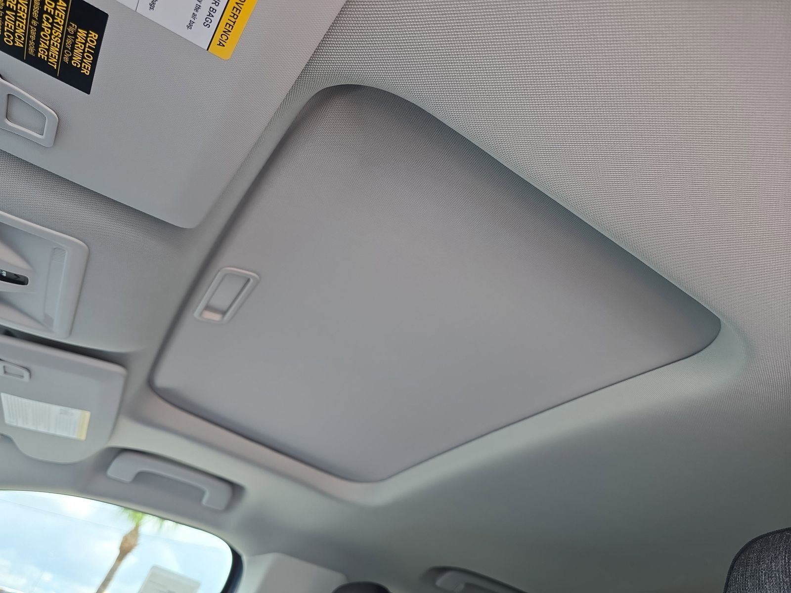 New 2025 Azure Gray Metallic Tri-Coat Ford XLT image 16