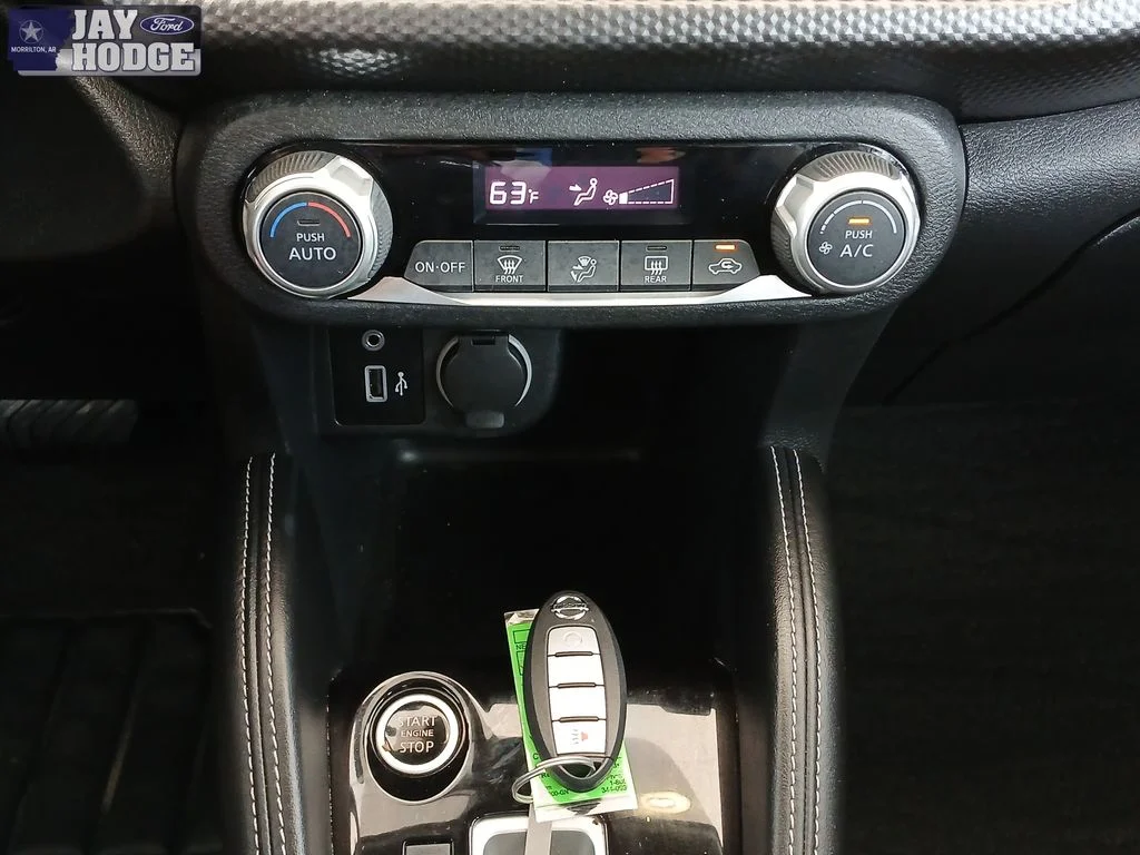 Used 2020 White Nissan SV image 40