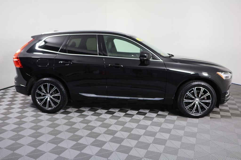 Used 2019 Black Volvo T5 Inscription image 9