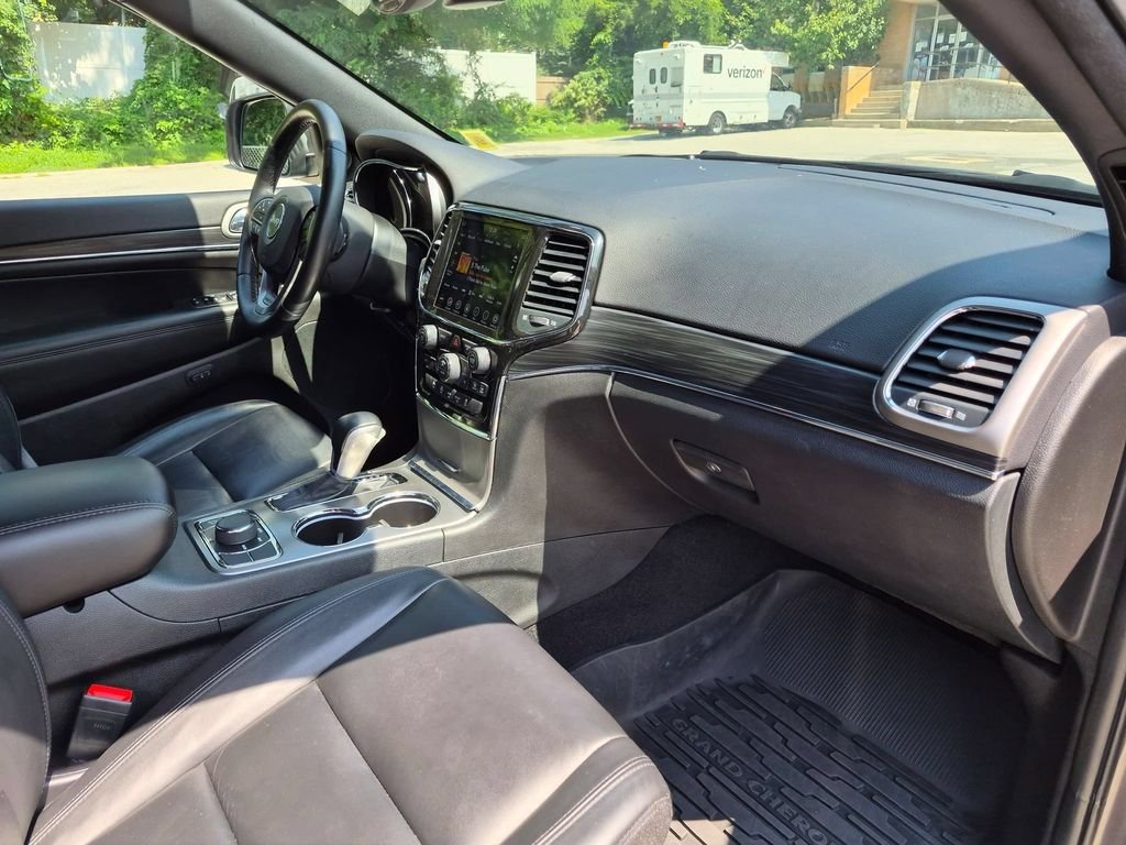 Used 2021 Gray Jeep Limited image 28