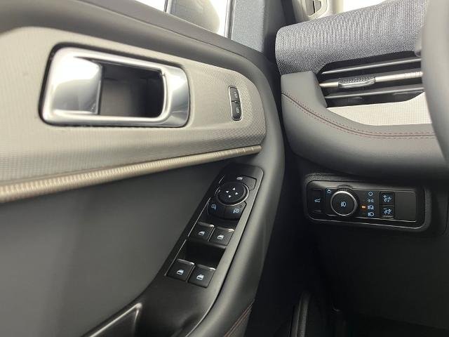 New 2026 Star White Metallic Tri-Coat Ford Active image 21